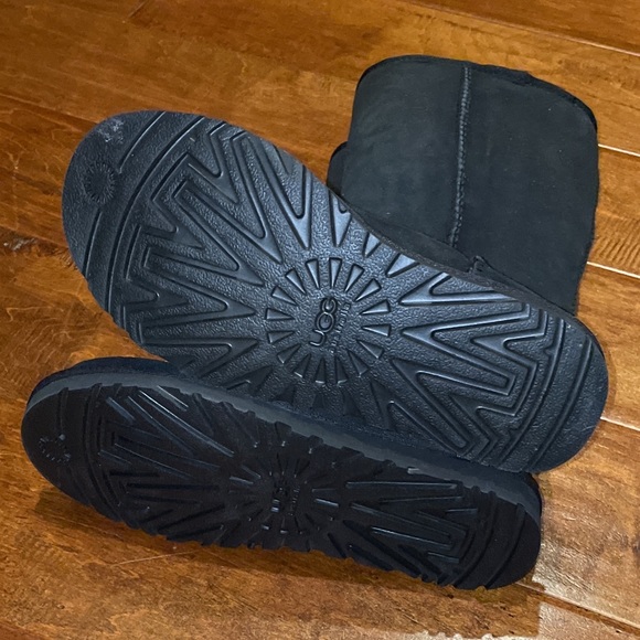 Authentic Classic Tall UGG 5815 F10013I Boots Shoes Black Shearling US 6 EU 37 - Picture 3 of 13